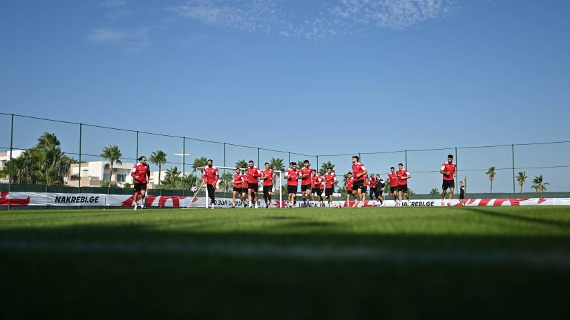 ნაკრების მზადება ოქტომბრის მატჩებისთვის | ესპანური შეკრების პირველი ვარჯიში